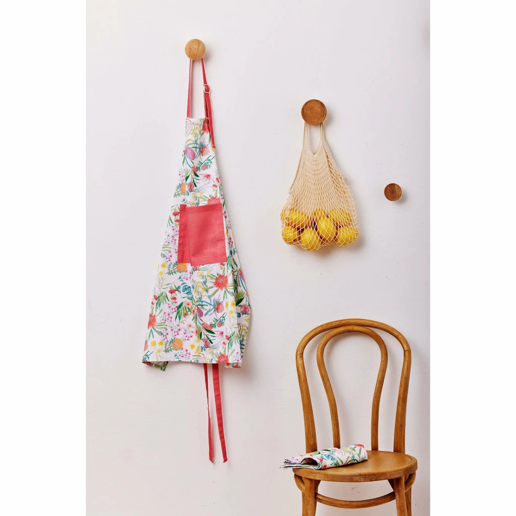 Maxwell And Williams Royal Botanic Gardens Native Blooms Apron 70x85cm - Image 2